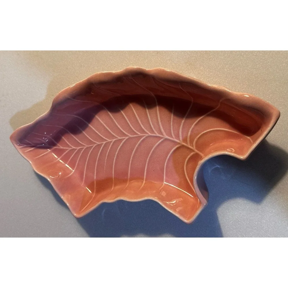 Vtg USA Pottery Pink Ceramic Leaf Shaped Decorative Midcentury Modern Dish